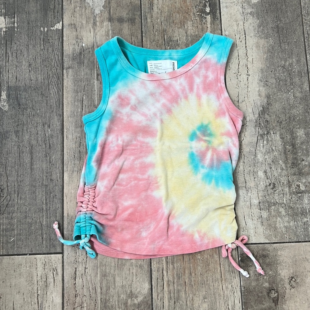 Cute girls rainbow tank top perfect for summer!